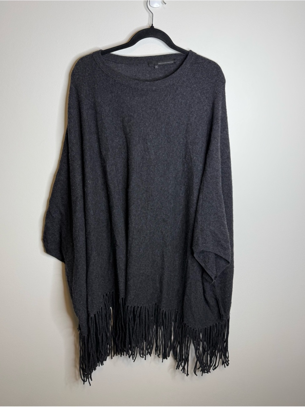 360Cashmere Poncho gray fringe